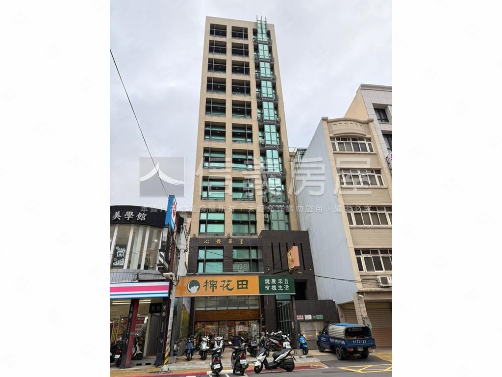 家樂福旁心鑽華堡房屋室內格局與周邊環境
