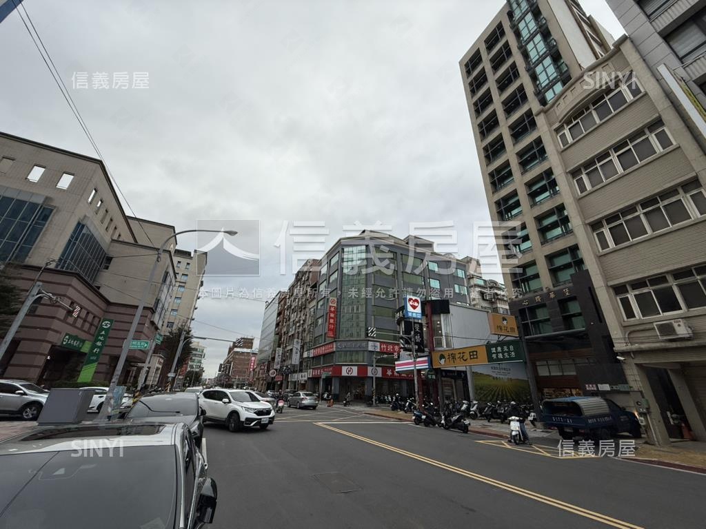 家樂福旁心鑽華堡房屋室內格局與周邊環境