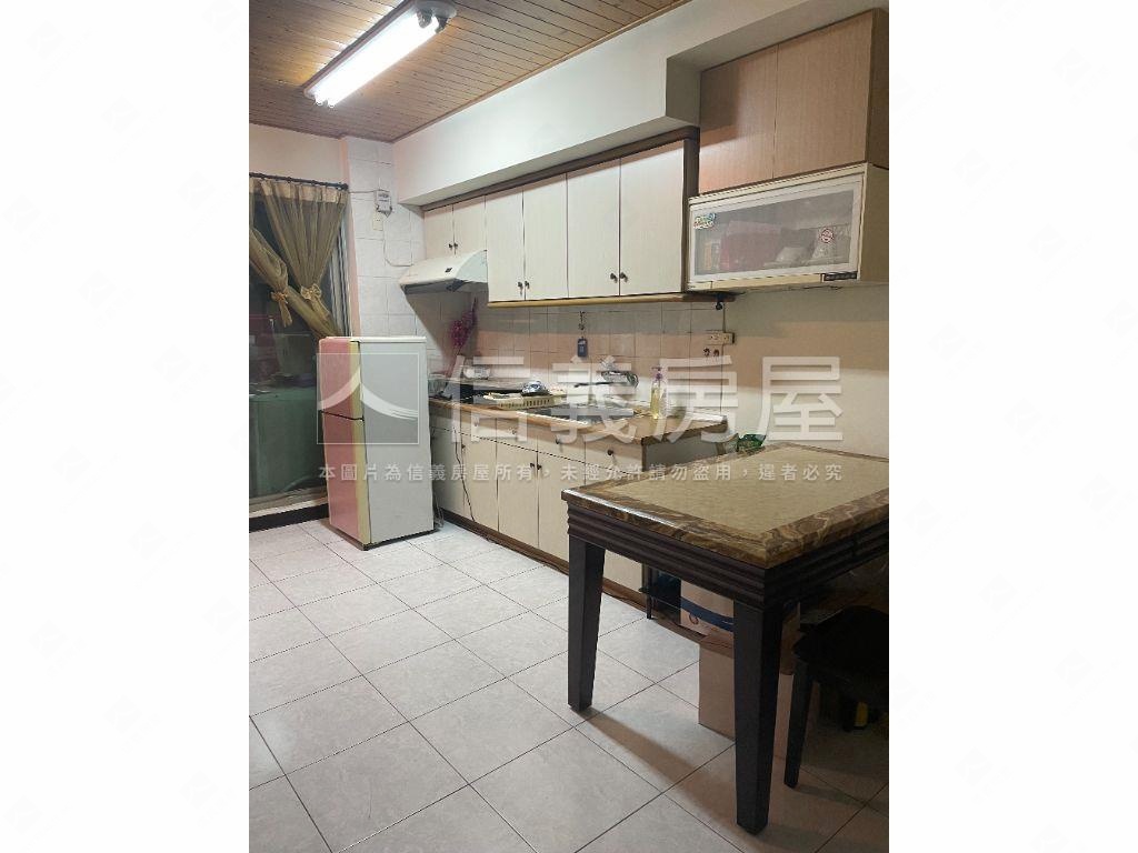 安中路鬧區樓店房屋室內格局與周邊環境