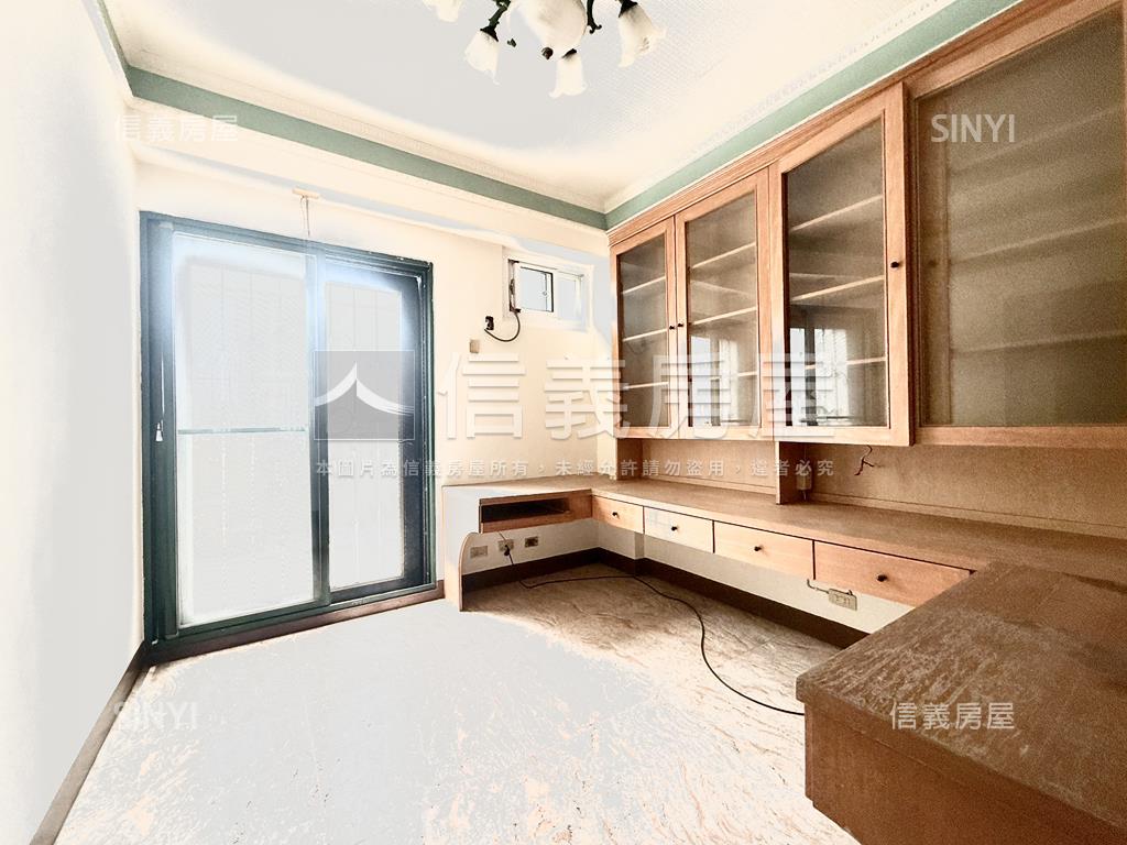 仁雄商圈經典車墅房屋室內格局與周邊環境