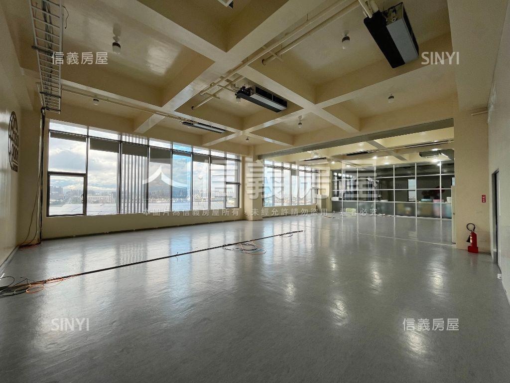 中壢東聯新世紀整層廠辦房屋室內格局與周邊環境
