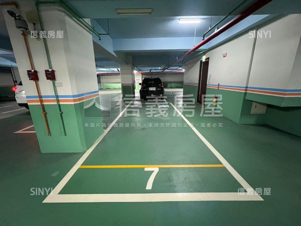 九揚尊爵景觀四房車位房屋室內格局與周邊環境