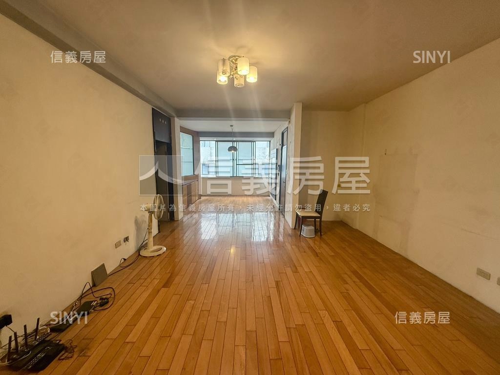 中正國中獨戶方正大空間房屋室內格局與周邊環境