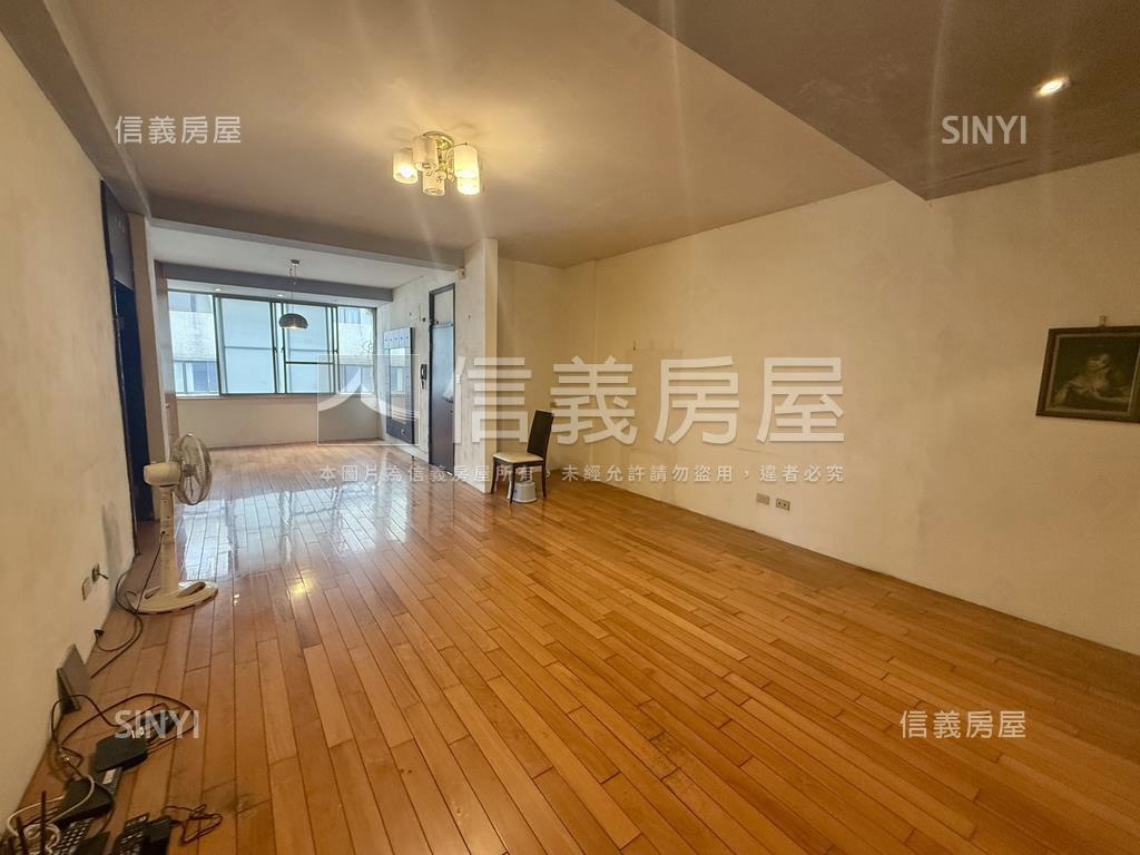 中正國中獨戶方正大空間房屋室內格局與周邊環境