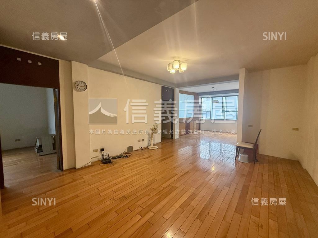 中正國中獨戶方正大空間房屋室內格局與周邊環境