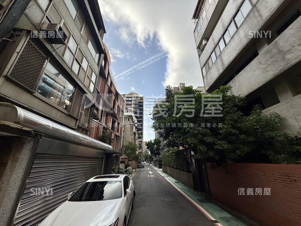 中正國中獨戶方正大空間房屋室內格局與周邊環境