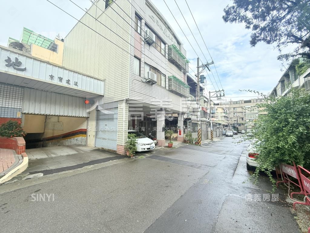 近北屯別墅有車位房屋室內格局與周邊環境