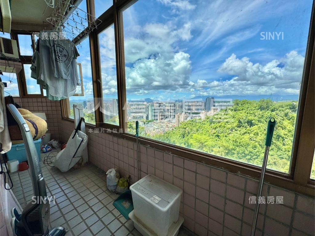 涵煙翠景觀大套房房屋室內格局與周邊環境