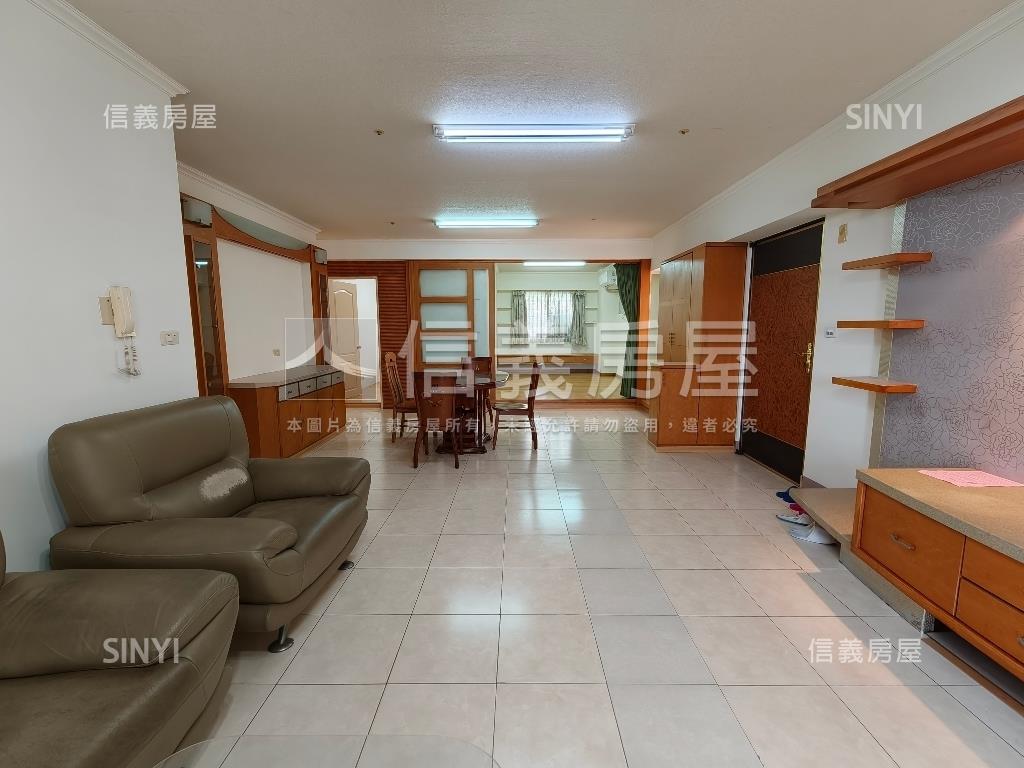 太普五甲第一四房雙平車房屋室內格局與周邊環境