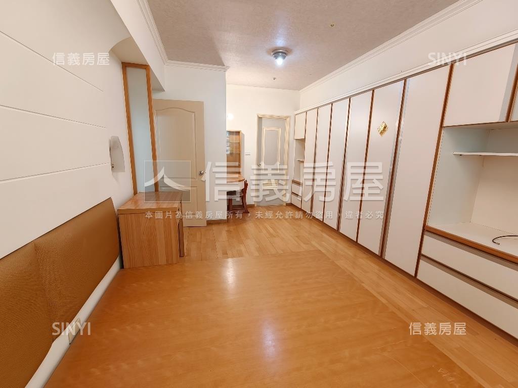 太普五甲第一四房雙平車房屋室內格局與周邊環境