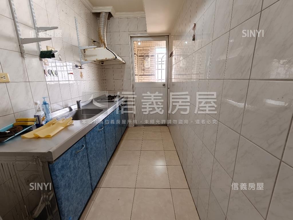 太普五甲第一四房雙平車房屋室內格局與周邊環境