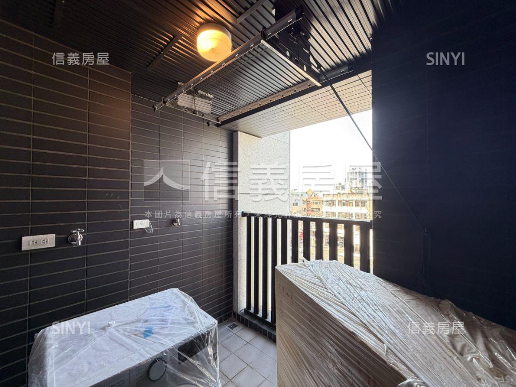 空屋可看！西屯全新兩房車房屋室內格局與周邊環境