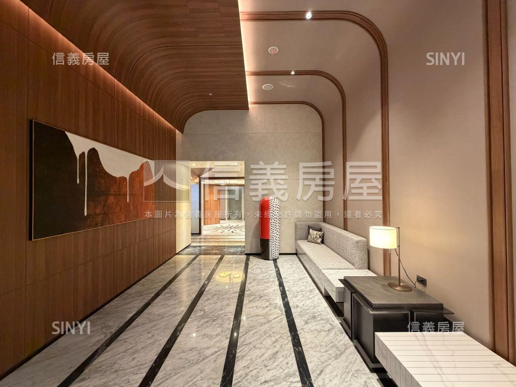 空屋可看！西屯全新兩房車房屋室內格局與周邊環境