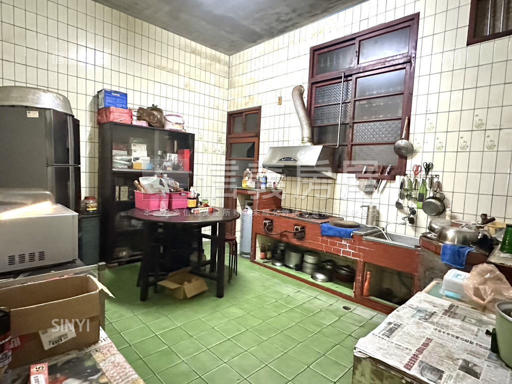 體育園區金燙透店房屋室內格局與周邊環境