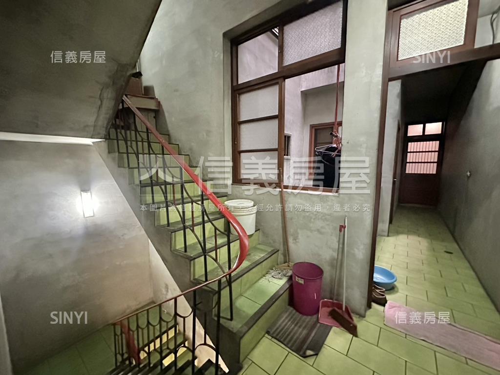 體育園區金燙透店房屋室內格局與周邊環境