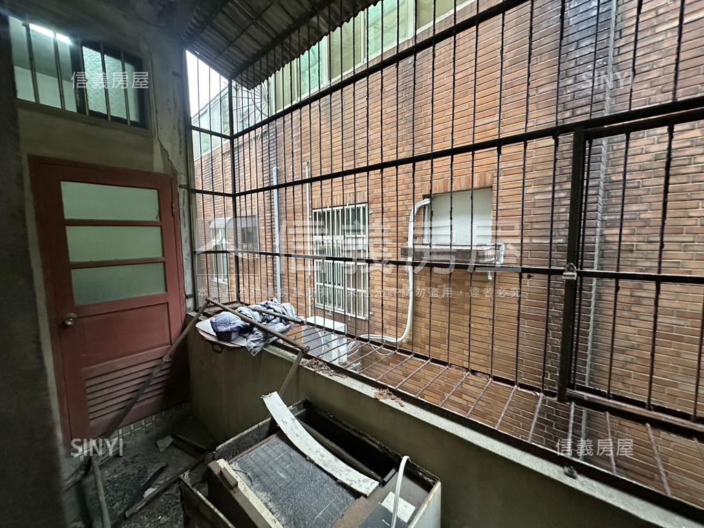 體育園區金燙透店房屋室內格局與周邊環境