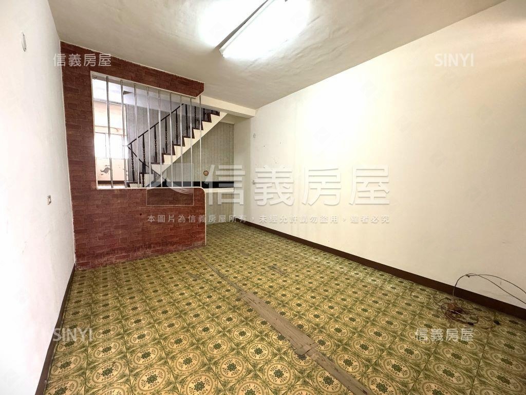 鼓山青泉面寬大地坪透天房屋室內格局與周邊環境