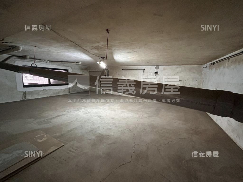 芙洛麗旁稀有邊間店房屋室內格局與周邊環境