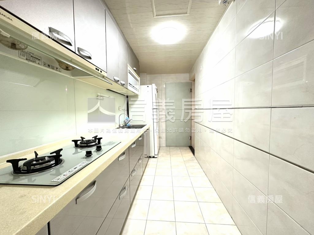 ☆碧潭☆精美電梯兩房車位房屋室內格局與周邊環境