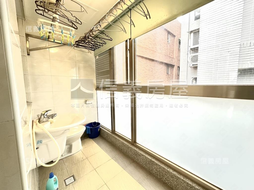 ☆碧潭☆精美電梯兩房車位房屋室內格局與周邊環境