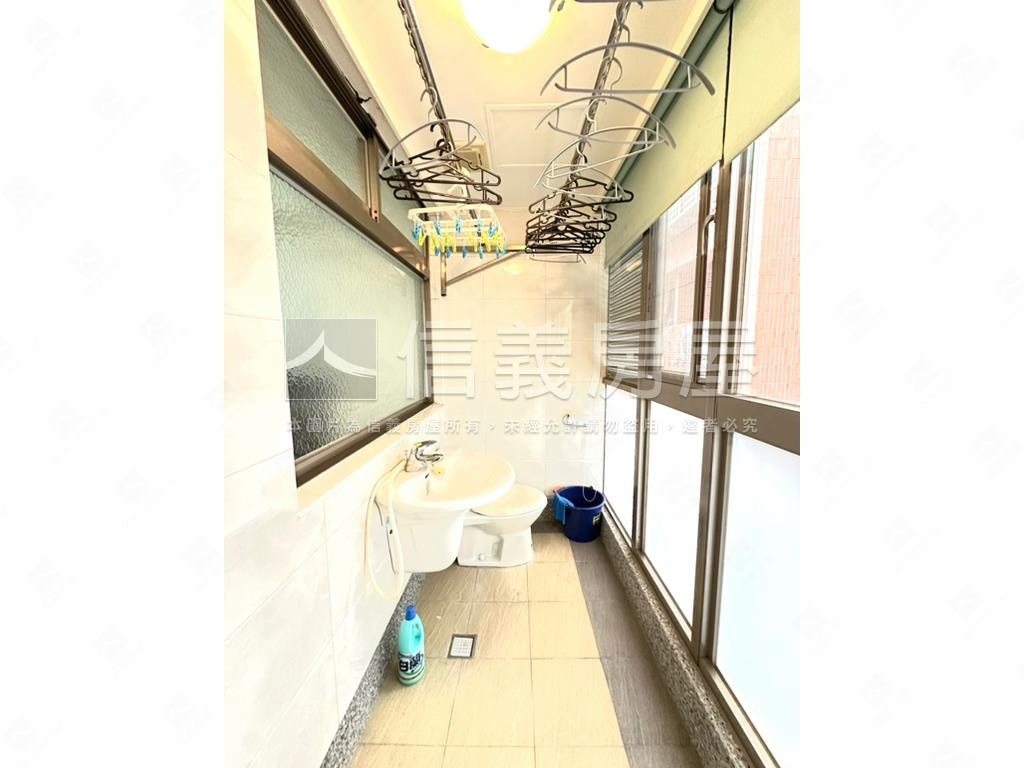 ☆碧潭☆精美電梯兩房車位房屋室內格局與周邊環境