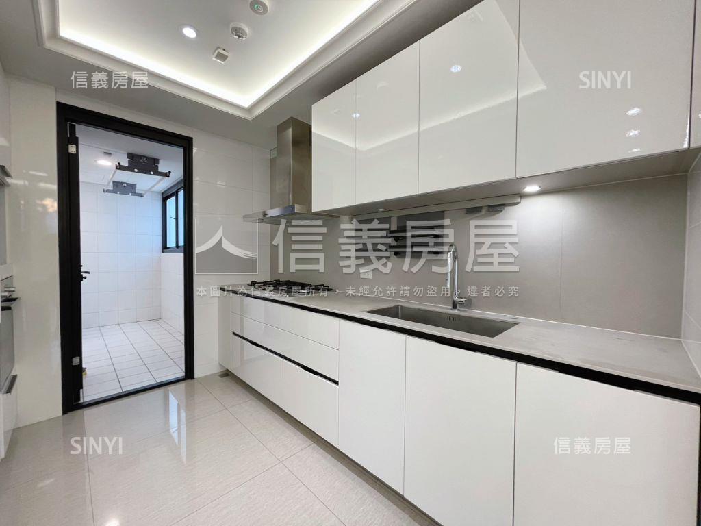 觀市政前棟高樓質感裝潢房屋室內格局與周邊環境