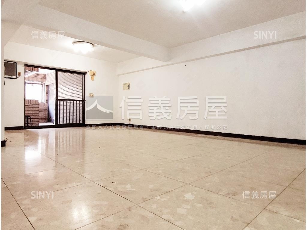 專任中國醫麗頓大三房平車房屋室內格局與周邊環境