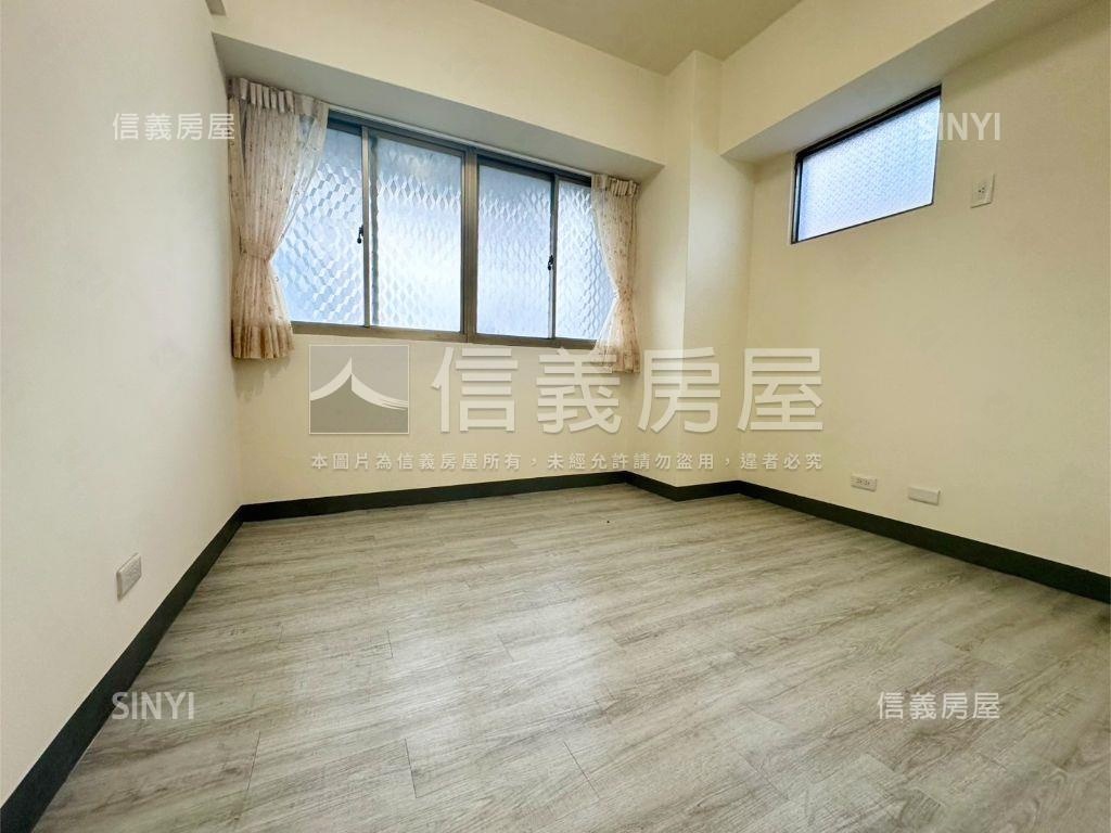 近市場全新裝潢三房車位房屋室內格局與周邊環境