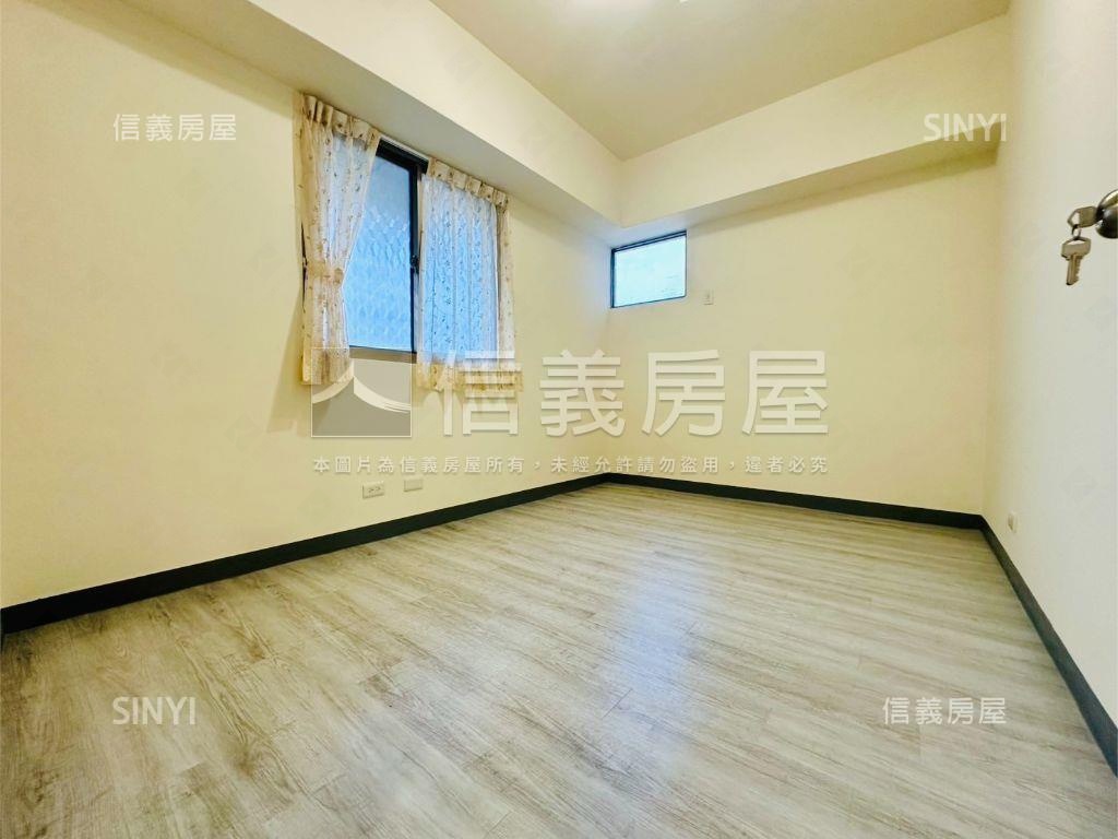 近市場全新裝潢三房車位房屋室內格局與周邊環境