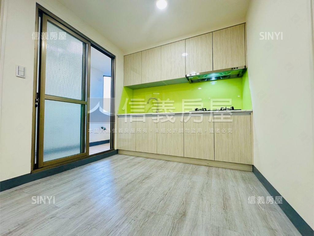 近市場全新裝潢三房車位房屋室內格局與周邊環境