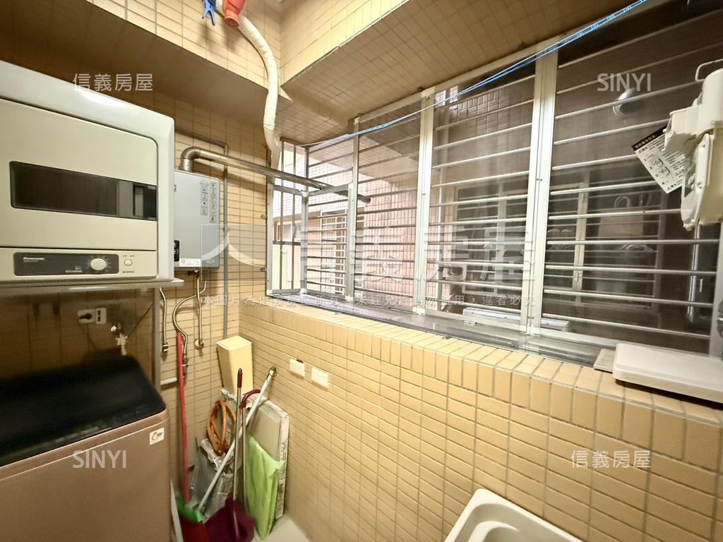 貝克漢裝潢兩房車位房屋室內格局與周邊環境