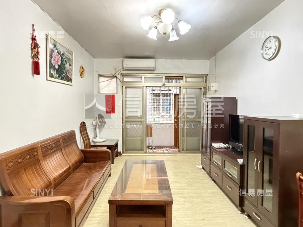 重慶特區公寓三房房屋室內格局與周邊環境