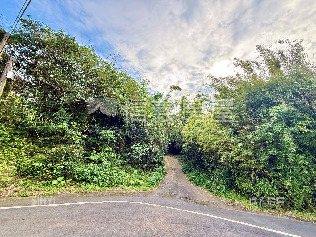石門臨路美麗土地房屋室內格局與周邊環境