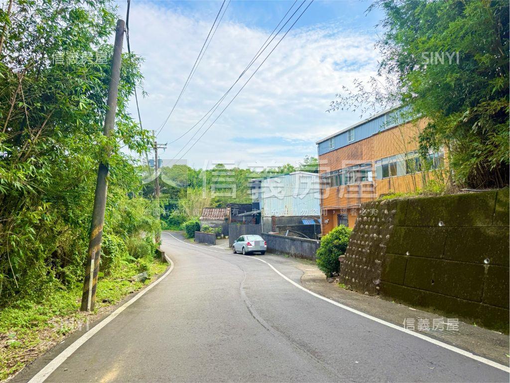 石門臨路美麗土地房屋室內格局與周邊環境