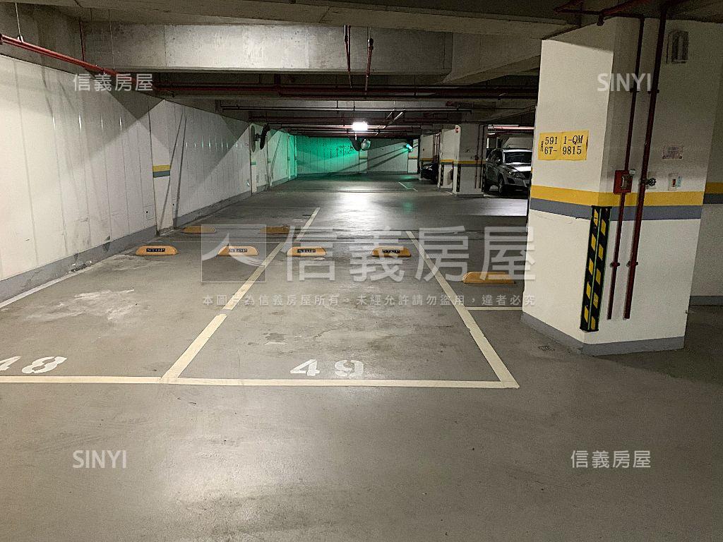 力麒藍調Ｂ２坡平車位房屋室內格局與周邊環境