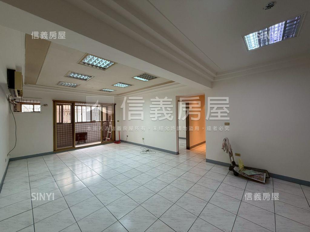 近捷運四房車位稀有釋出房屋室內格局與周邊環境