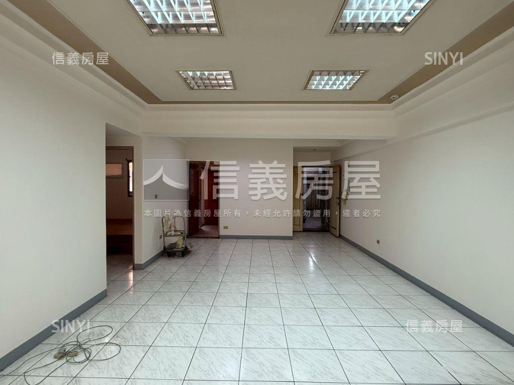 近捷運四房車位稀有釋出房屋室內格局與周邊環境