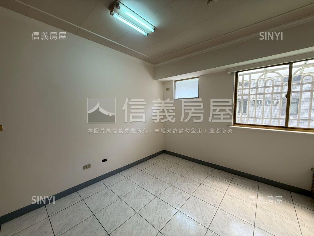 近捷運四房車位稀有釋出房屋室內格局與周邊環境