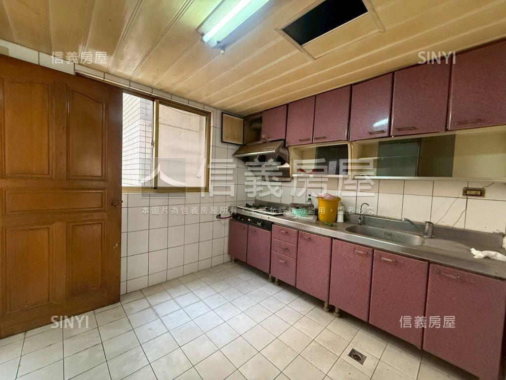 近捷運四房車位稀有釋出房屋室內格局與周邊環境