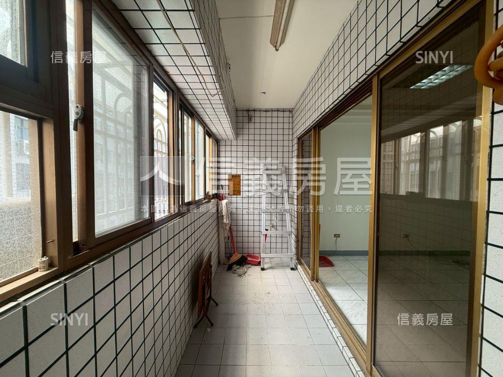 近捷運四房車位稀有釋出房屋室內格局與周邊環境