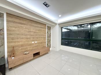 海闊大器四房車位