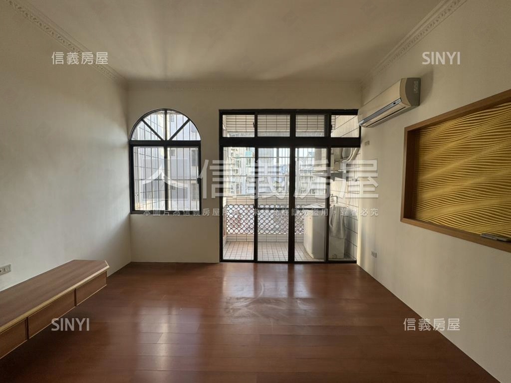 西屯臨路邊間透天房屋室內格局與周邊環境