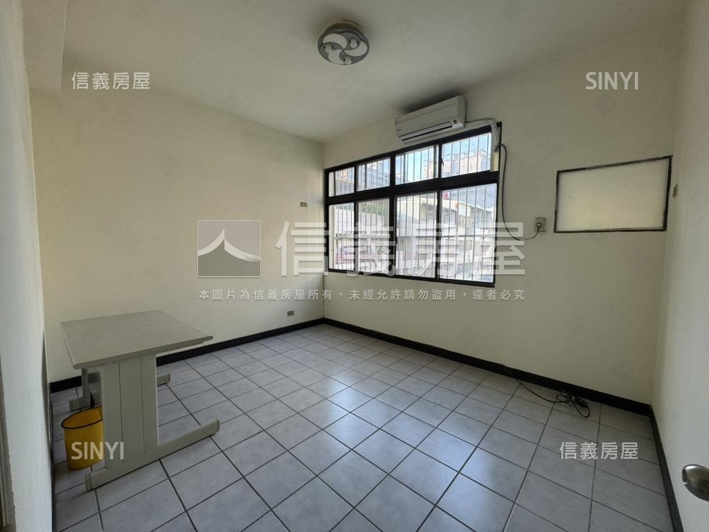 西屯臨路邊間透天房屋室內格局與周邊環境