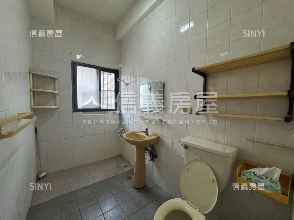 西屯臨路邊間透天房屋室內格局與周邊環境
