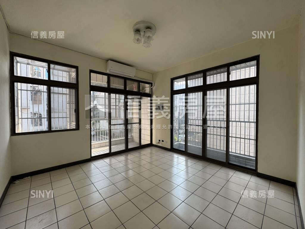 西屯臨路邊間透天房屋室內格局與周邊環境