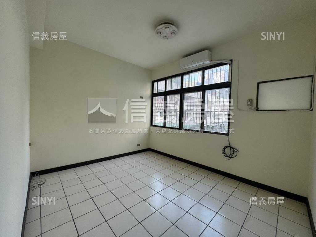 西屯臨路邊間透天房屋室內格局與周邊環境