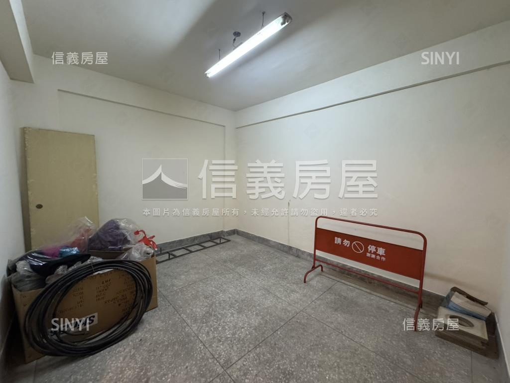 西屯臨路邊間透天房屋室內格局與周邊環境