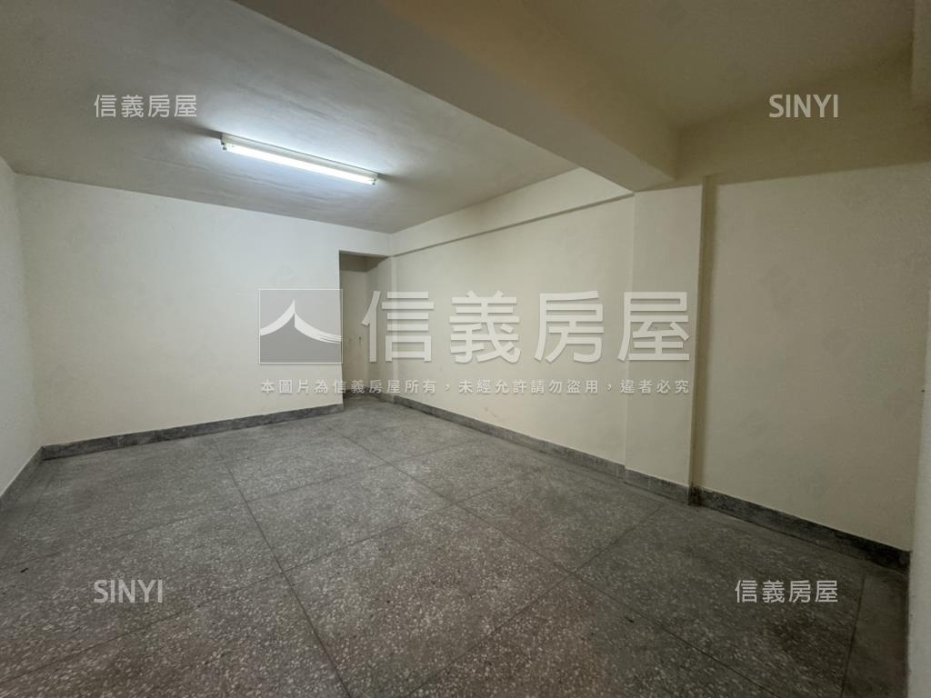 西屯臨路邊間透天房屋室內格局與周邊環境