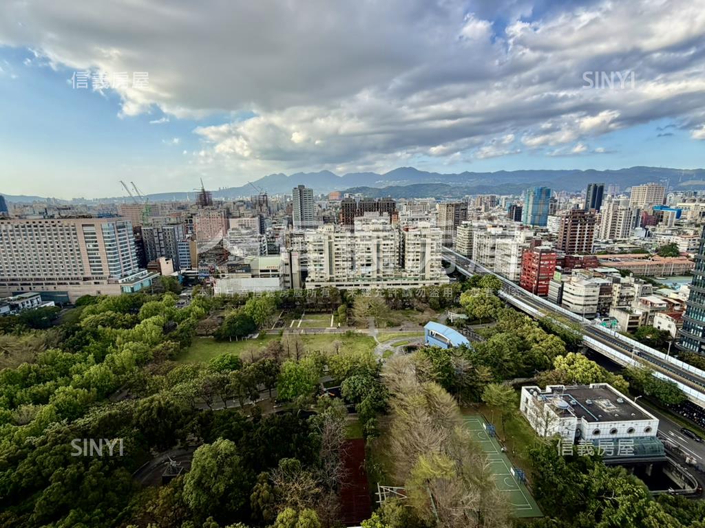 尊榮頂高豪景公園霸景房屋室內格局與周邊環境