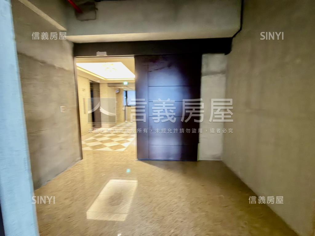 尊榮頂高豪景公園霸景房屋室內格局與周邊環境